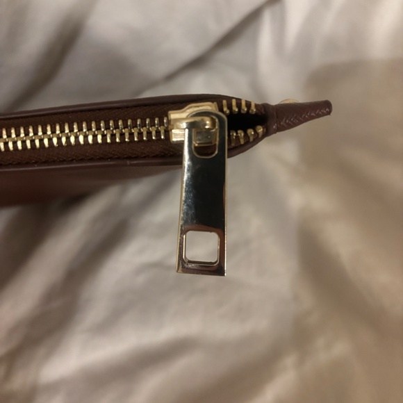 White House Black Market Brown Wristlet – Gold-Tone Accents, Excellent Condition - Picture 5 of 8